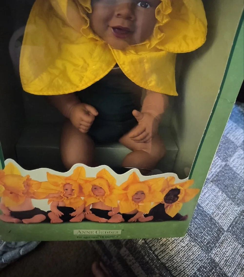 Anne Geddes Baby Daffodils Doll - Yellow / Dark Skinned
